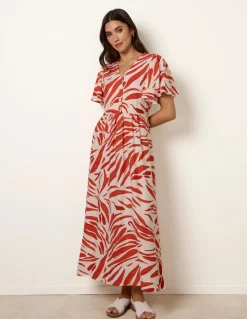 Dress With Brushstroke Leaf Print