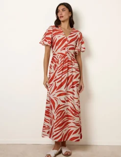 Dress With Brushstroke Leaf Print