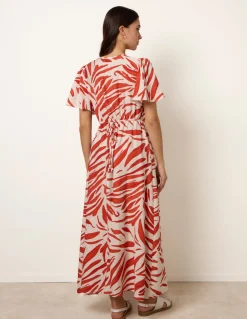 Dress With Brushstroke Leaf Print