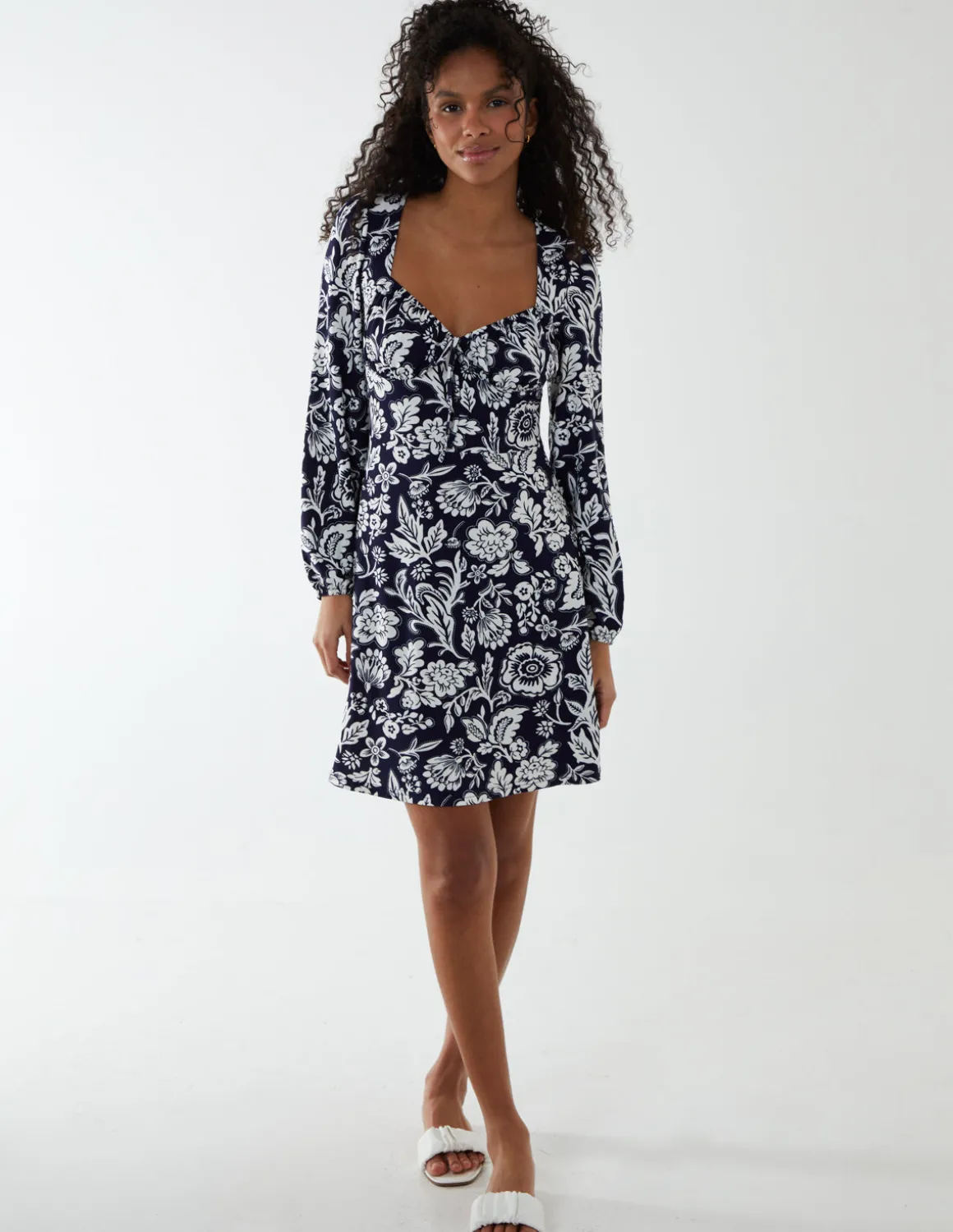 Elasticated Sweetheart Neck Mini Dress