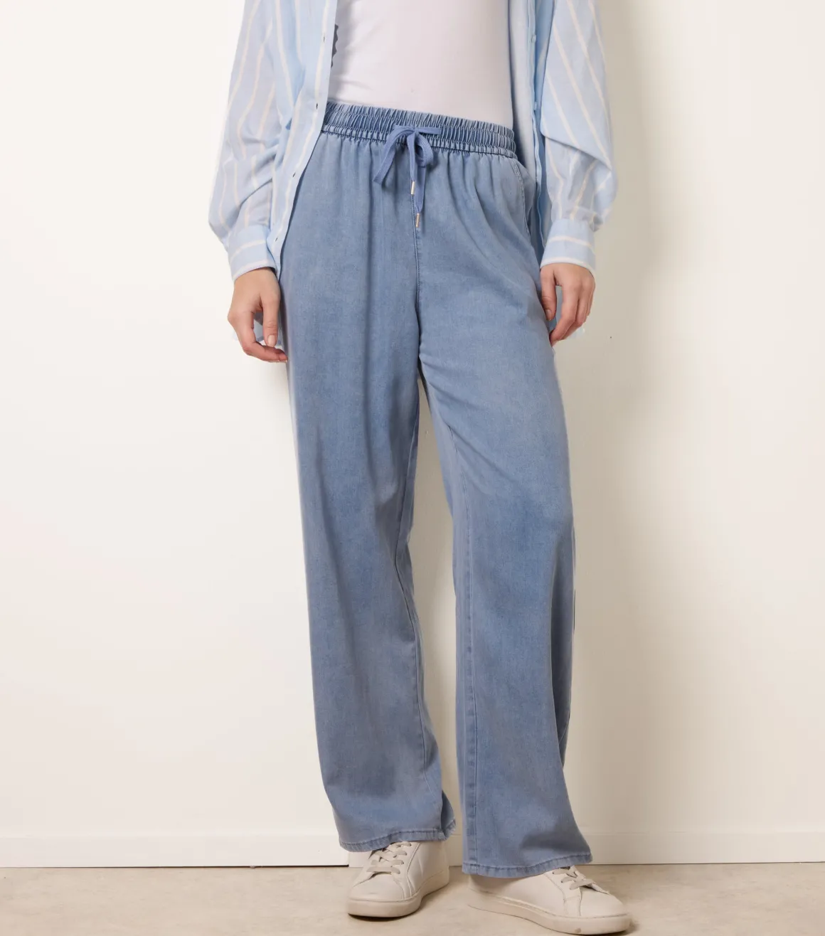 Elasticated Waist Wide Leg Jeans