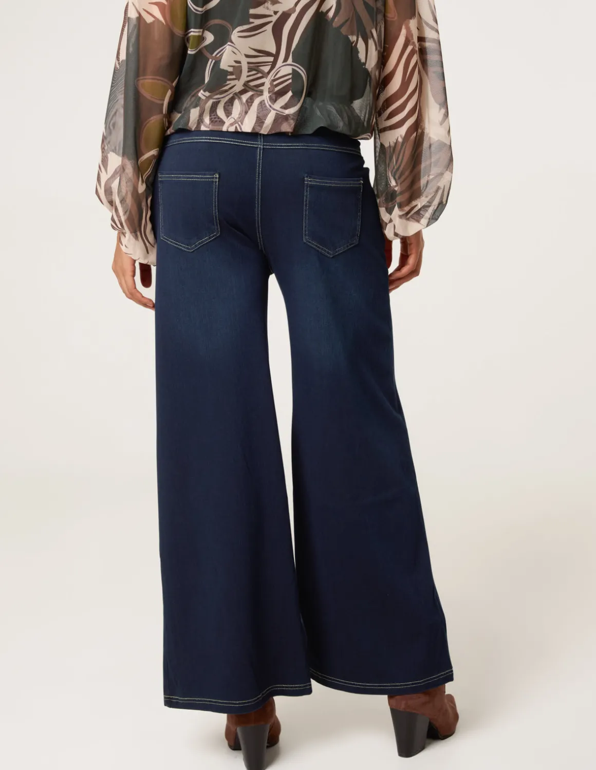 Elasticated Washed Jeans