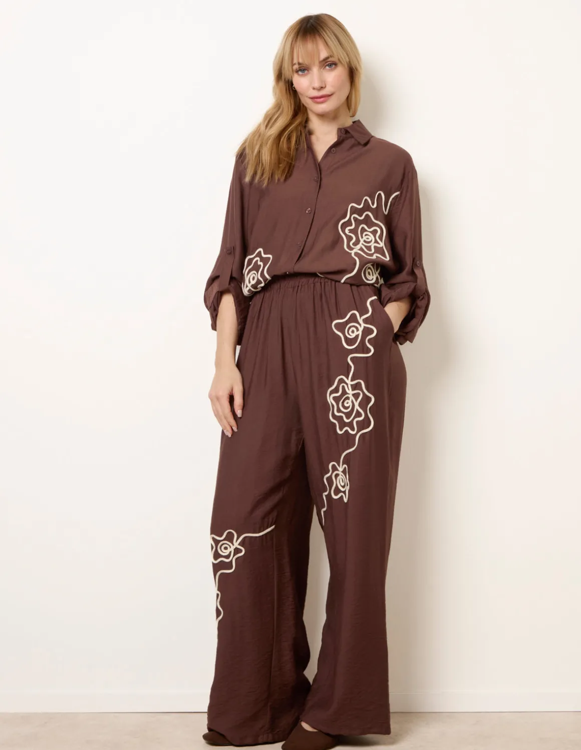 Floral Embroidery Trousers