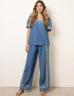 Floral Embroidery Wide-Leg Trousers