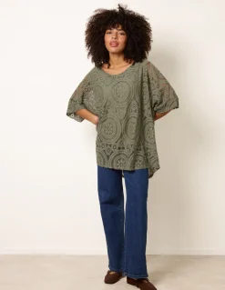 Lace 2 in 1 Top
