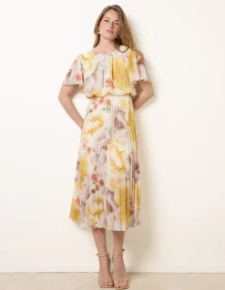 Pleated Scoop Neck Short Sleeve Floral Dress