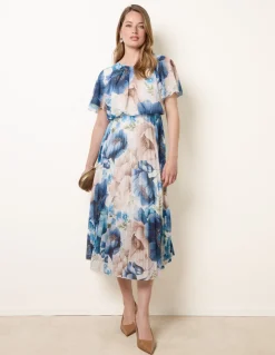 Pleated Scoop Neck Short Sleeve Floral Dress