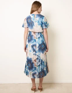 Pleated Scoop Neck Short Sleeve Floral Dress