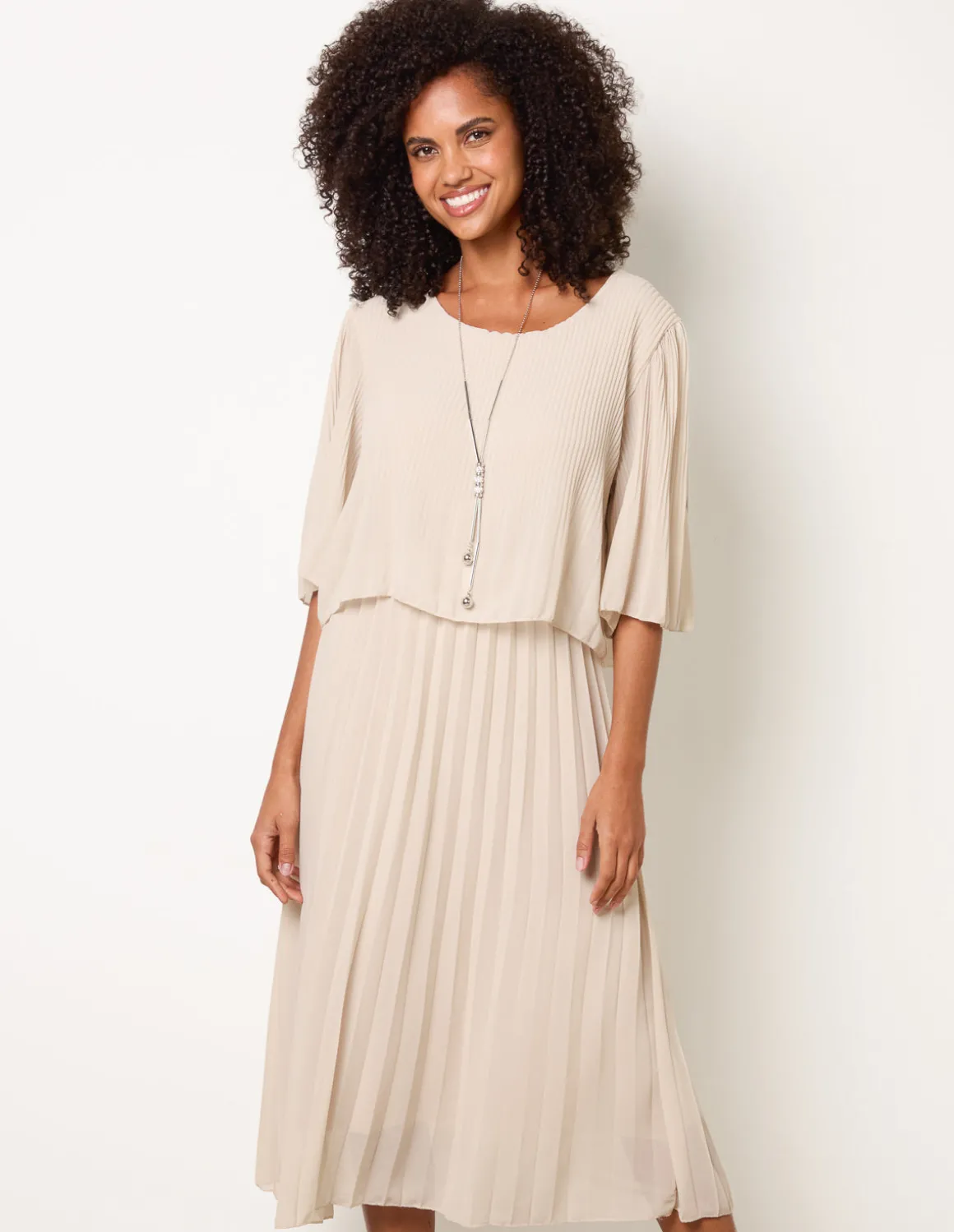 Pleated Short Sleeve Dress with Necklace