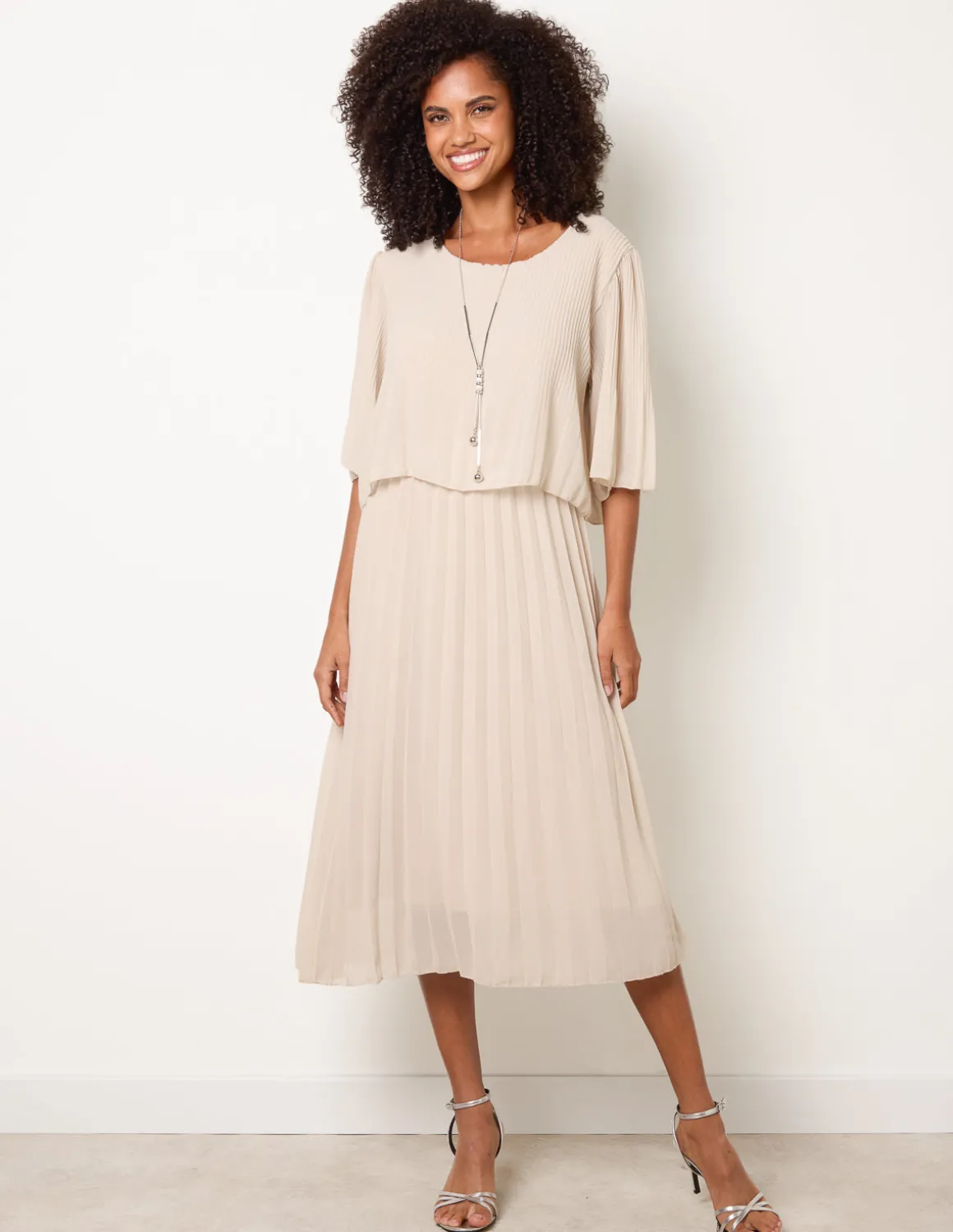 Pleated Short Sleeve Dress with Necklace