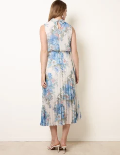 Printed Sleeveless Cowl Neck Pleated Dress
