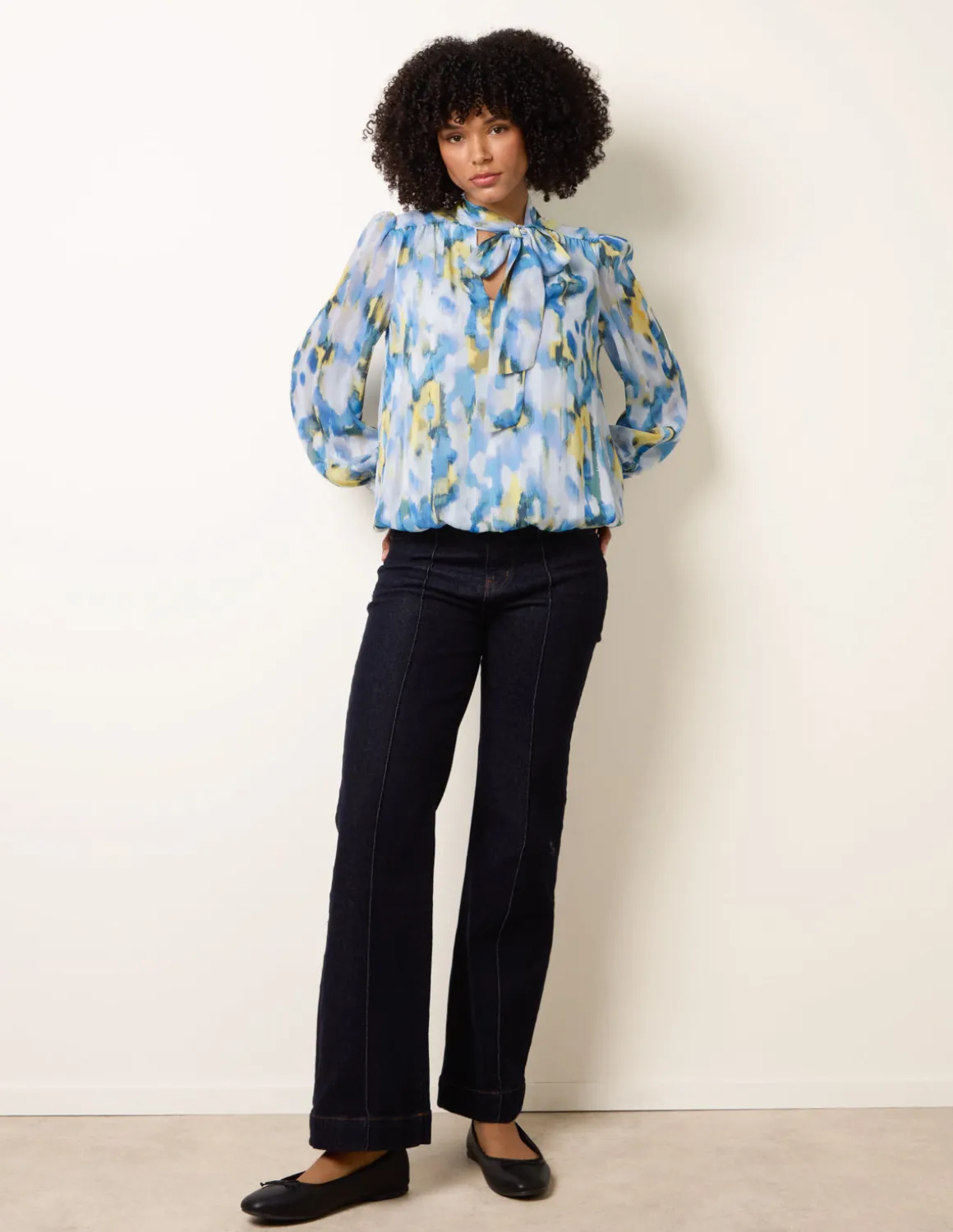Pussybow Puffball Top