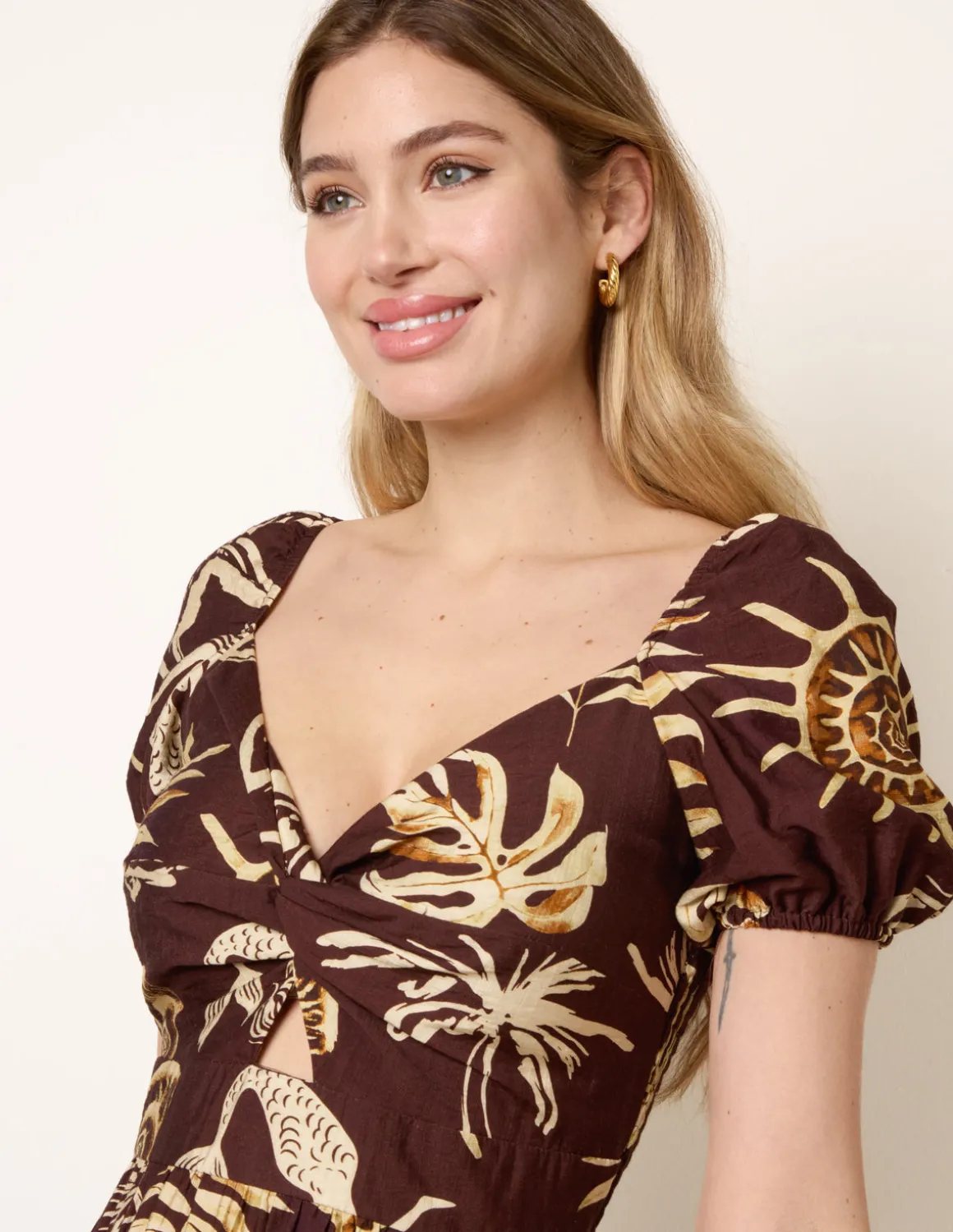 Shell Knot Front Puff Sleeve Midi Dress