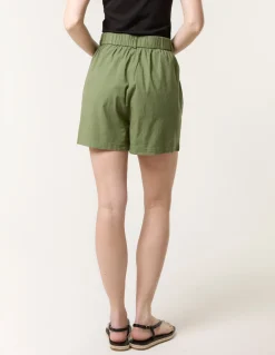 Shorts With Pleated Design