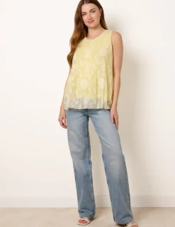 Sleeveless Lace Pleated Top