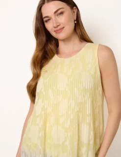 Sleeveless Lace Pleated Top
