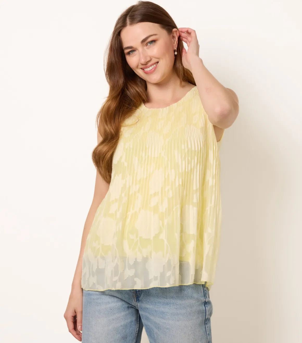 Sleeveless Lace Pleated Top
