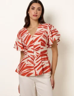 Top with Brushstroke Leaf Print